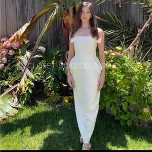 Beautiful white maxi dress can be used for wedding